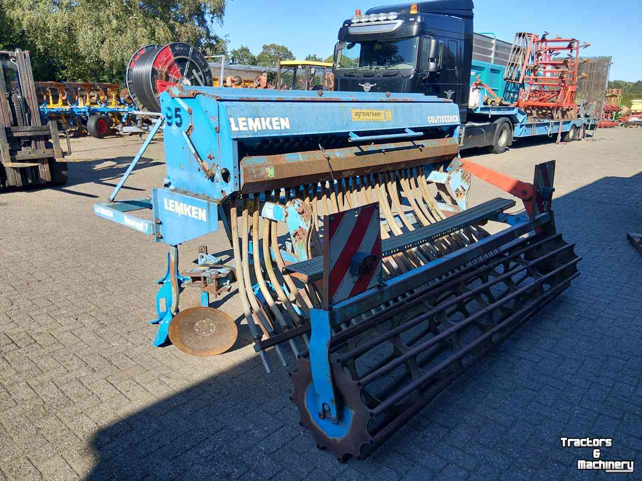 Grubber Lemken Smaragd met Zaaibak