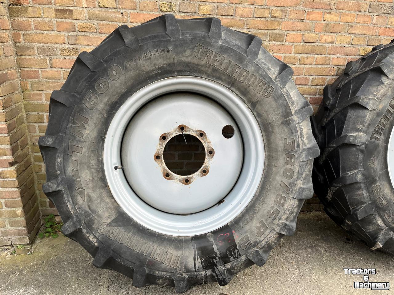 Räder, Reifen, Felgen & Distanzringe Trelleborg TM 600 380/85R28