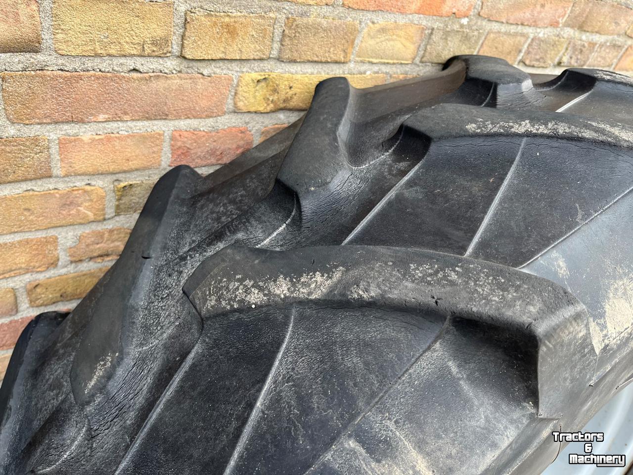 Räder, Reifen, Felgen & Distanzringe Trelleborg TM 600 380/85R28