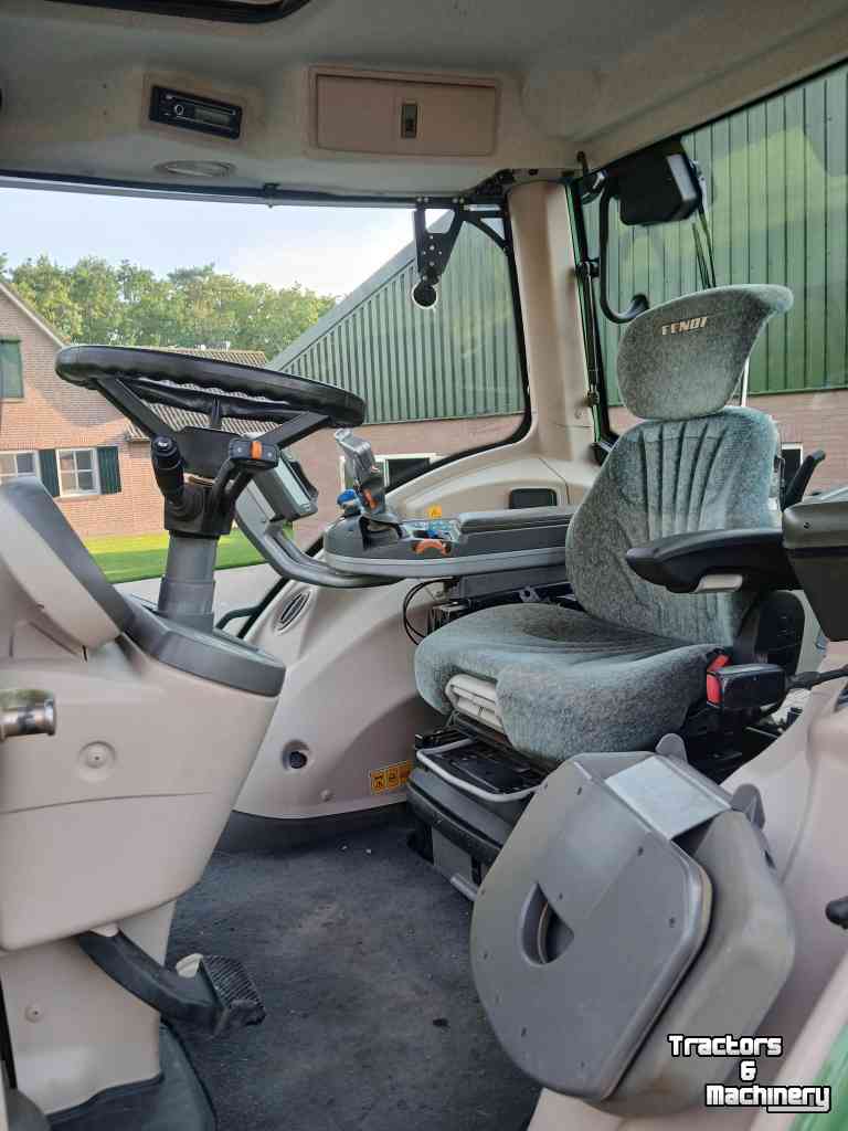 Schlepper / Traktor Fendt 822 scr