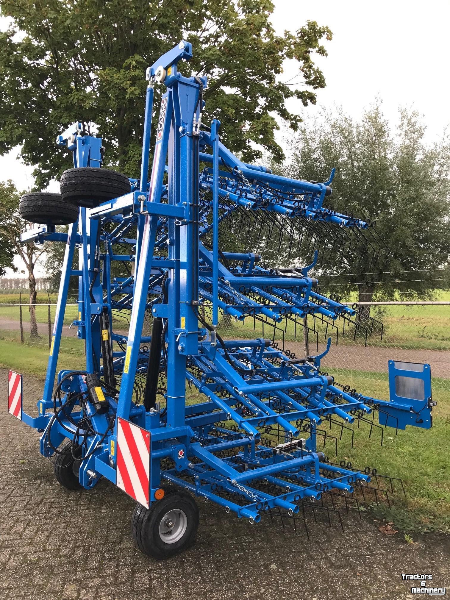 Striegelmaschine Carré Sarclerse