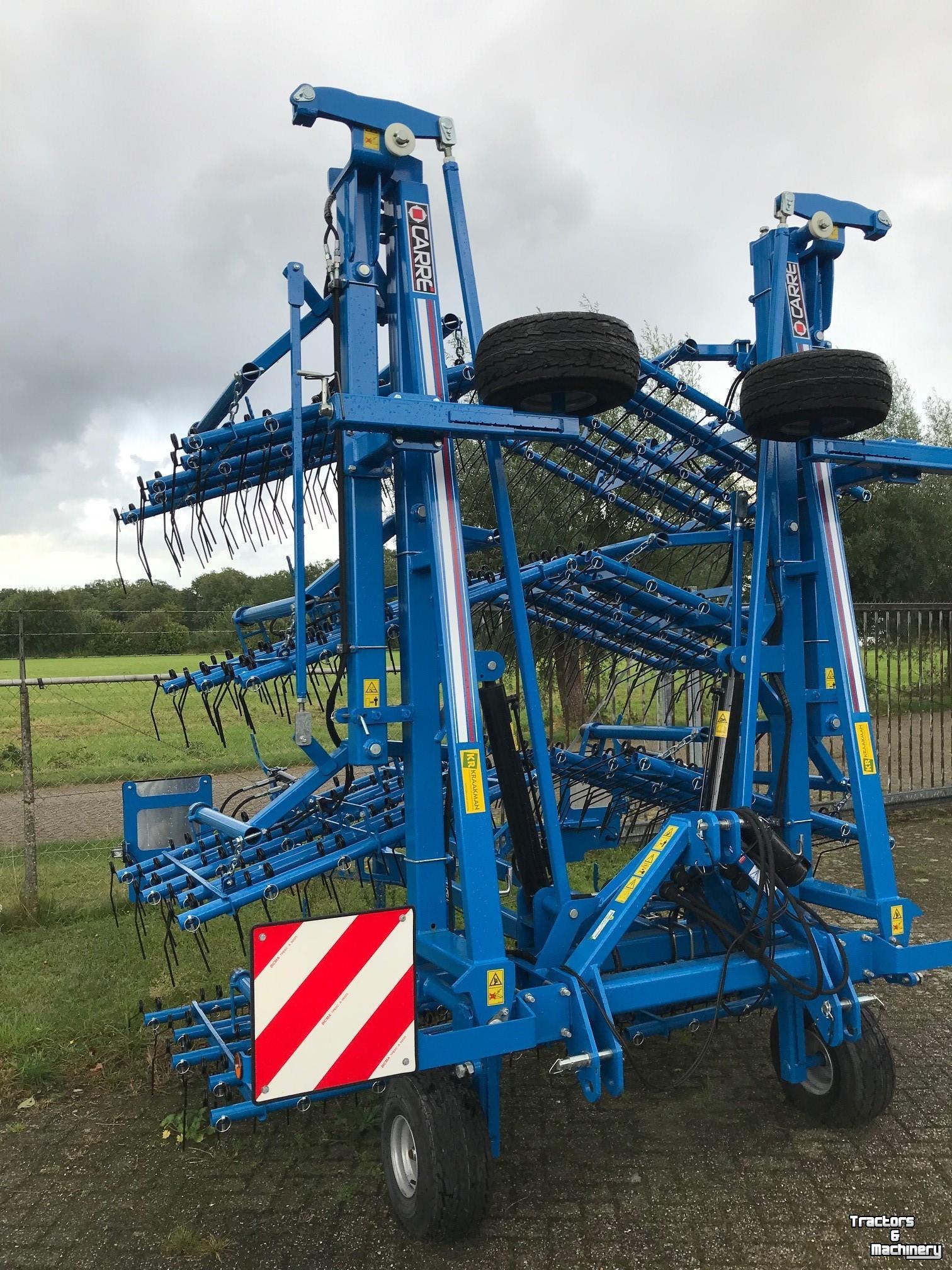Striegelmaschine Carré Sarclerse