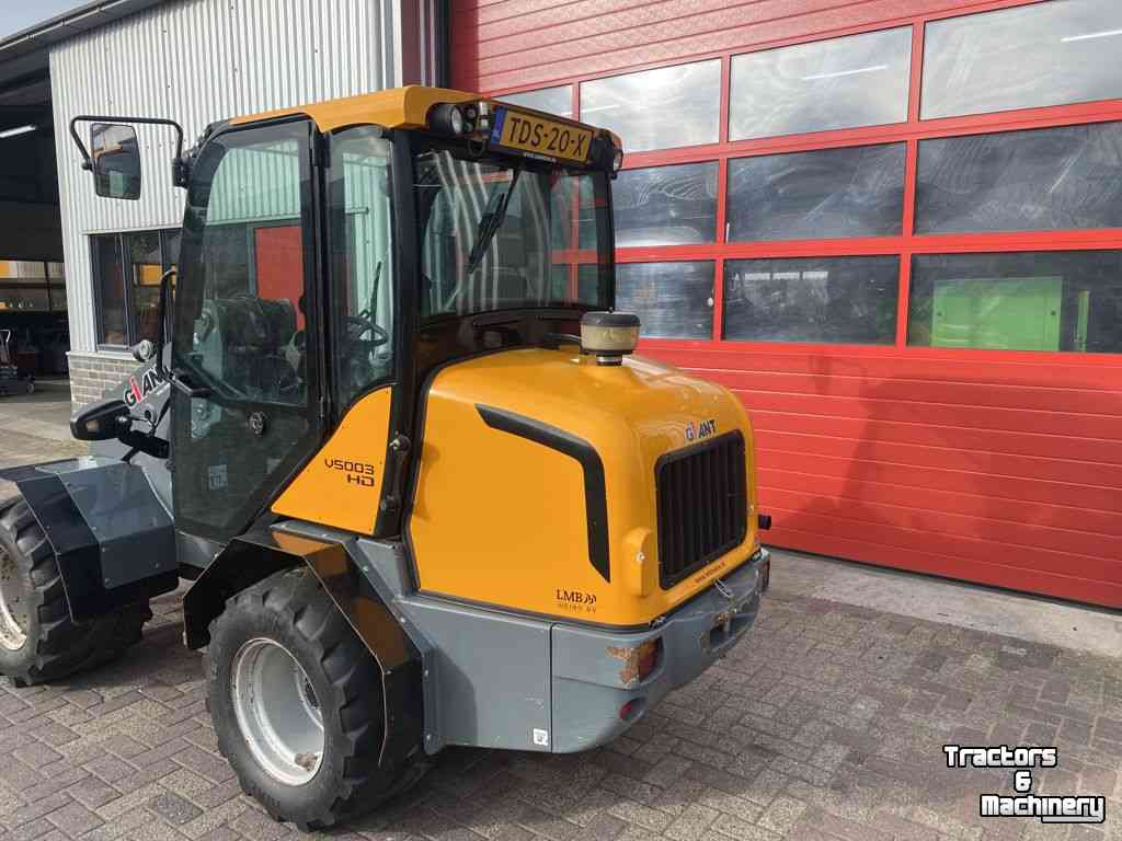 Radlader Giant V5003HD