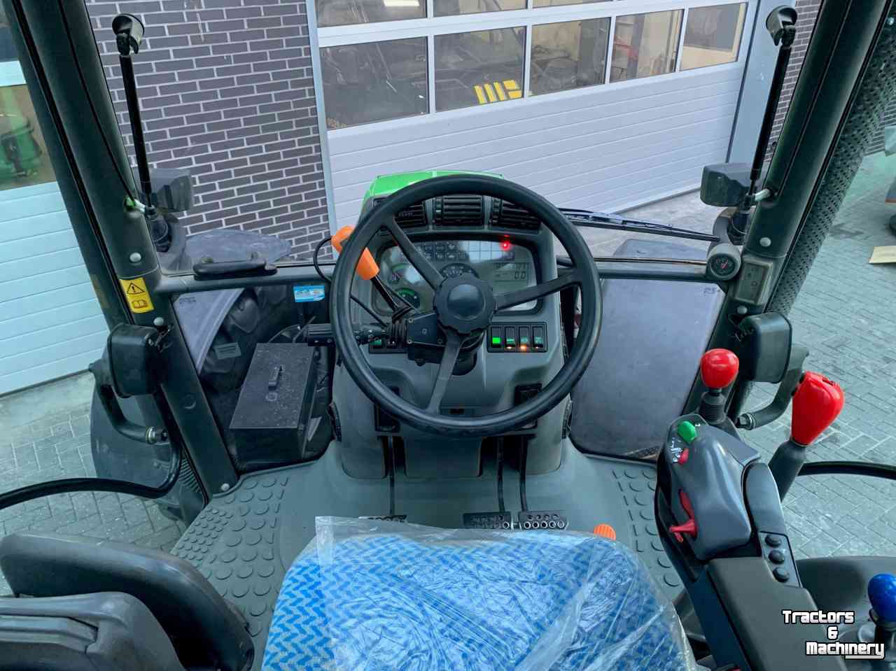 Schlepper / Traktoren Deutz-Fahr 150 New