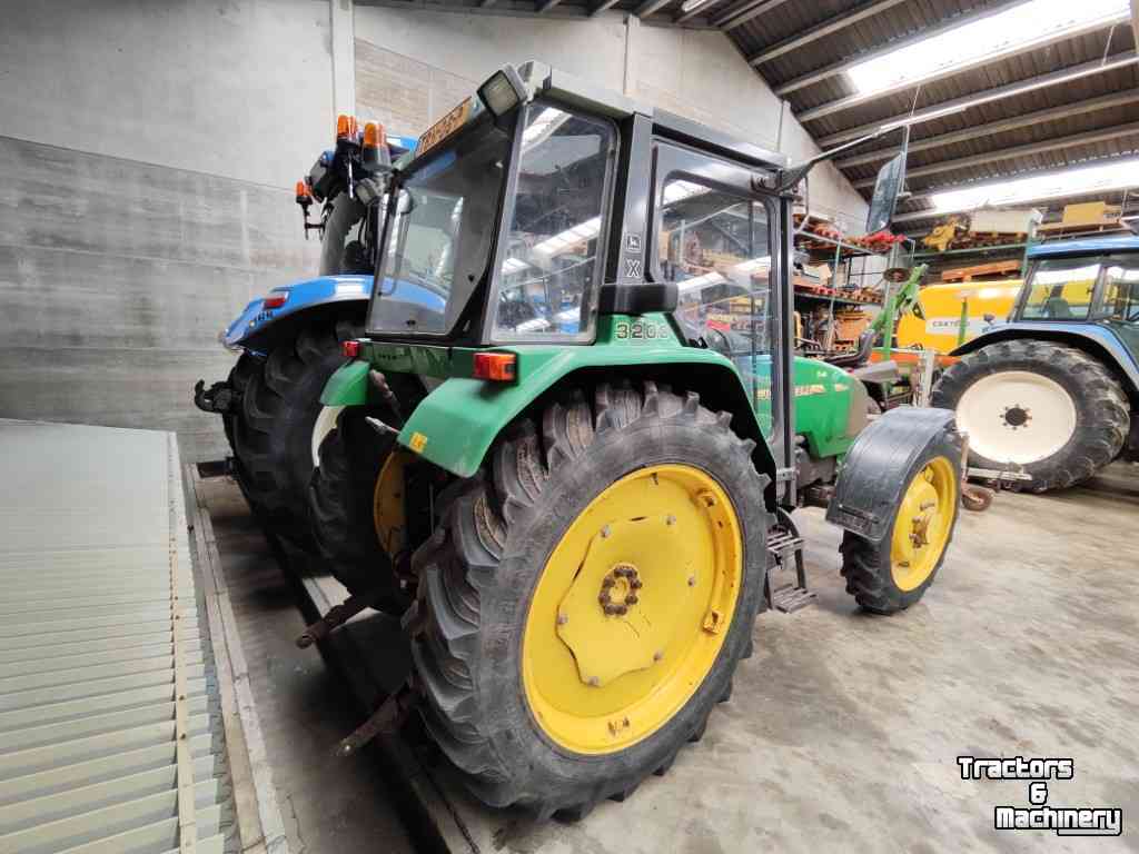 Schlepper / Traktoren John Deere 3200X