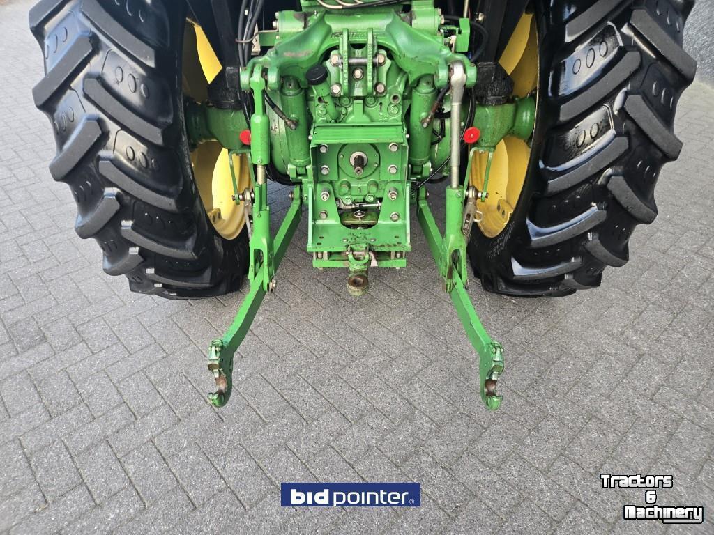 Schlepper / Traktor John Deere 5100M