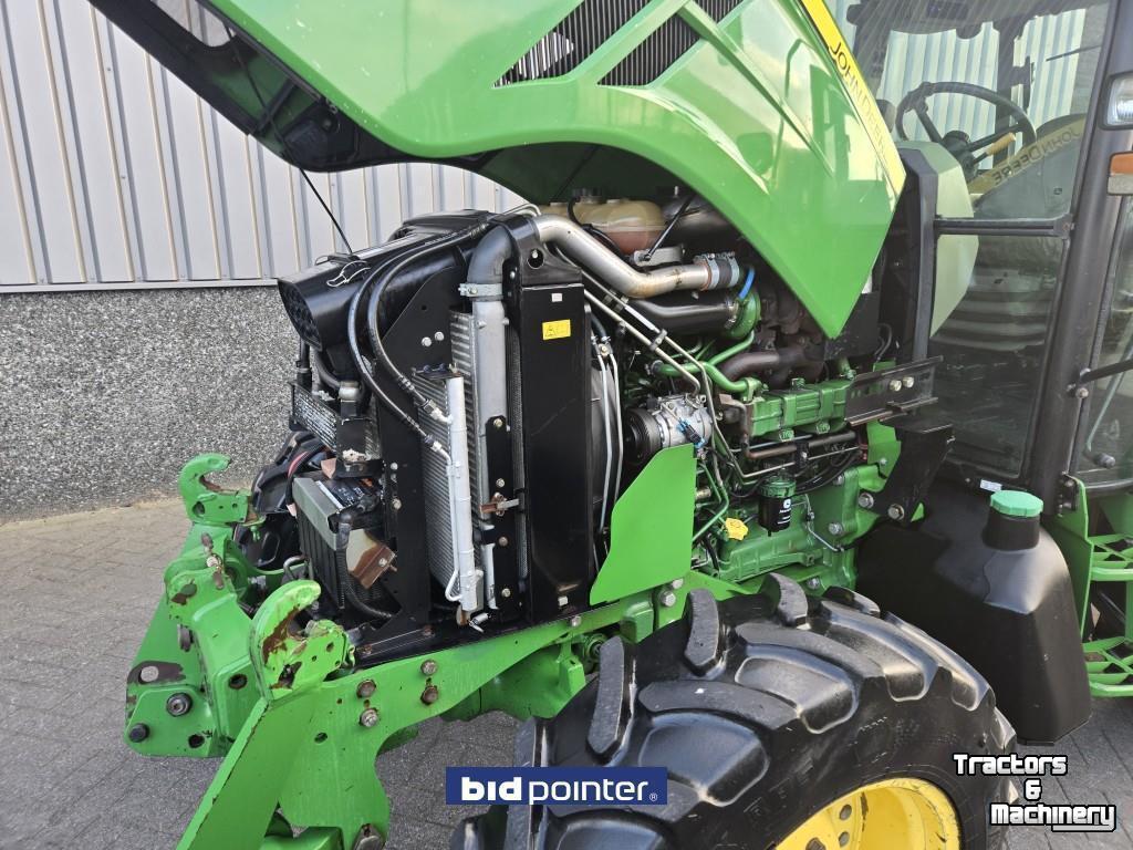 Schlepper / Traktor John Deere 5100M