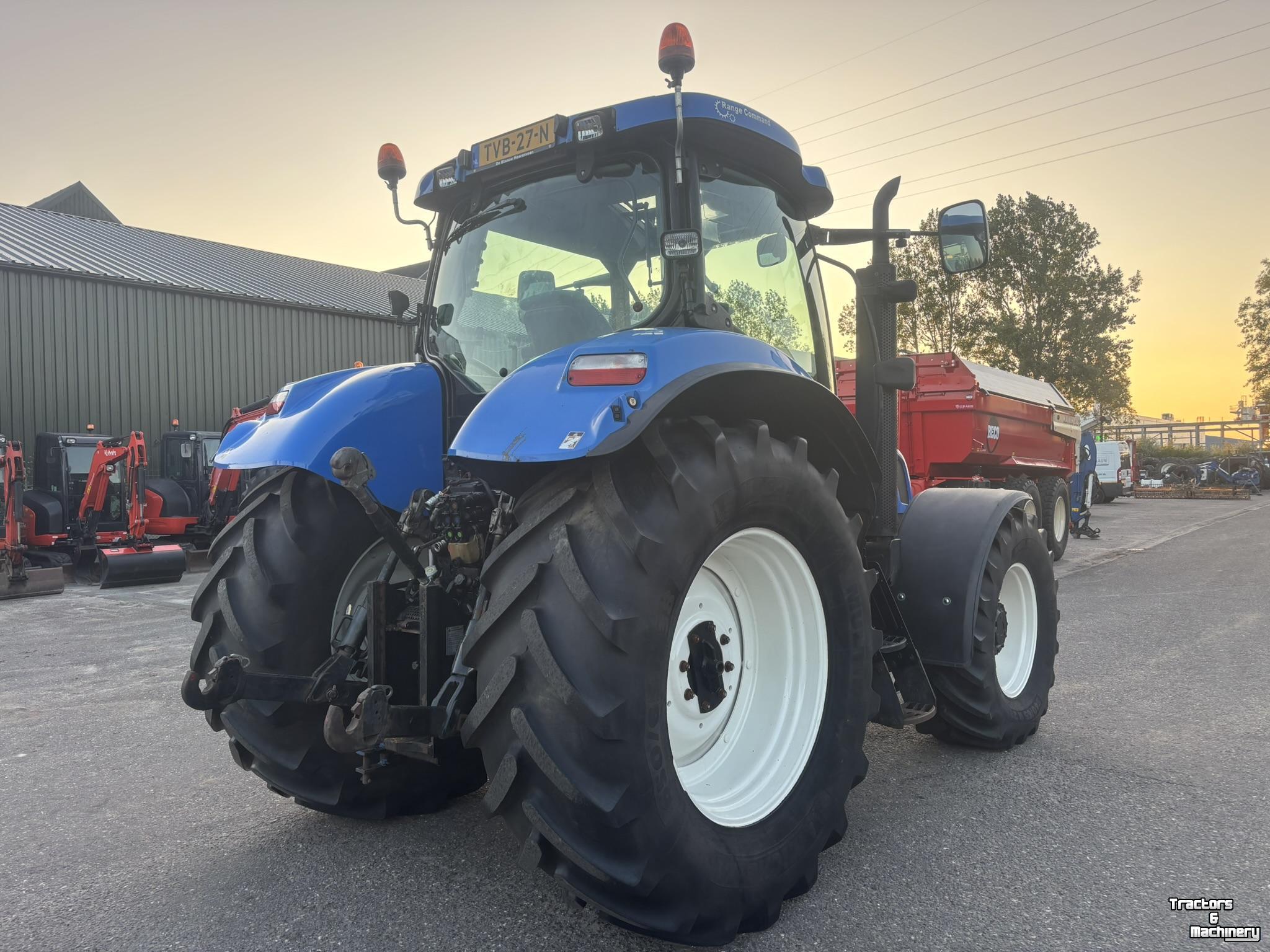 Schlepper / Traktor New Holland T6030