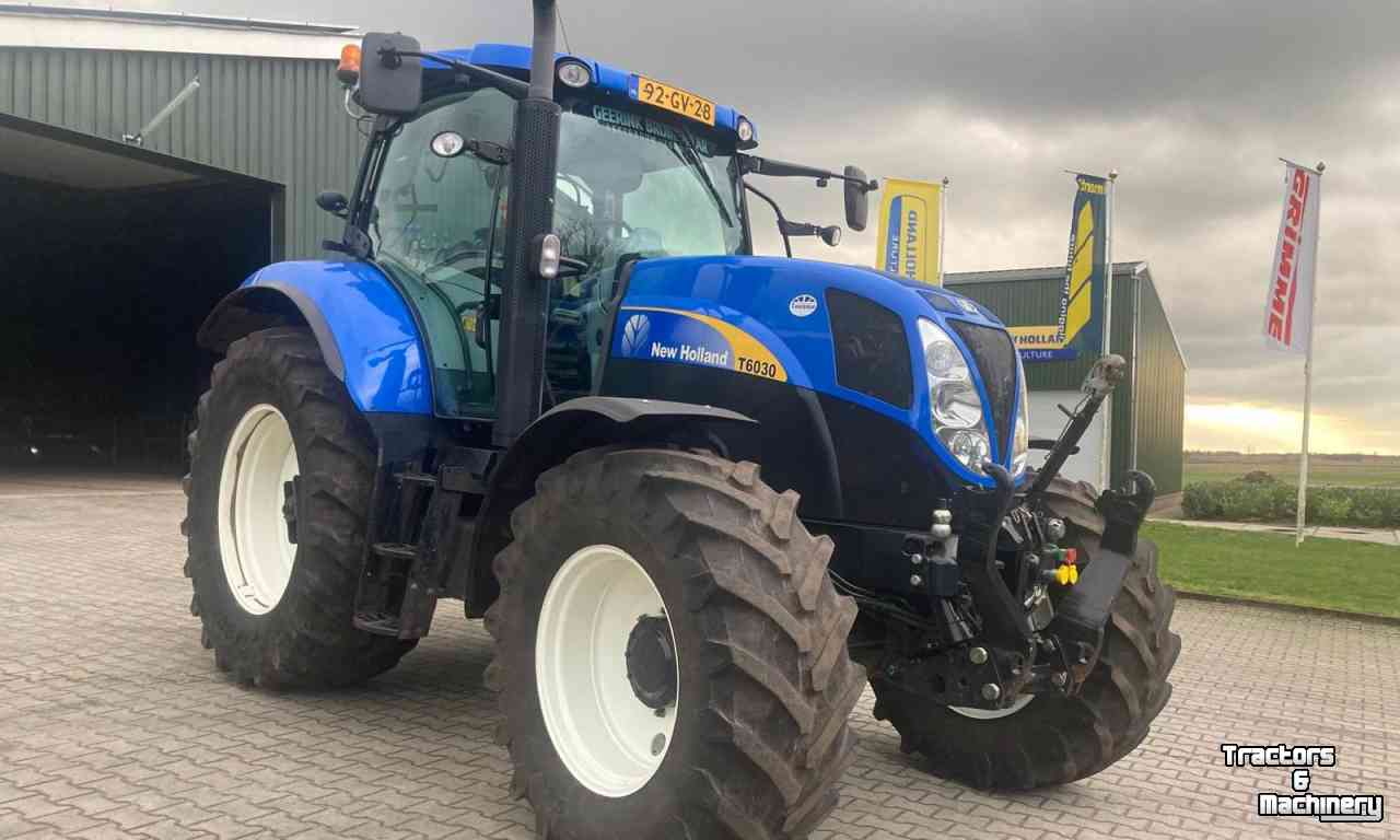 Schlepper / Traktoren New Holland T6030 RC Tractor
