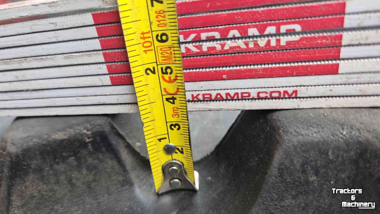 Räder, Reifen, Felgen & Distanzringe Trelleborg 440/65R28 TM800