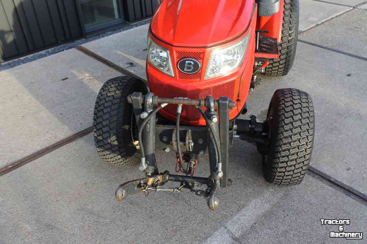 Gartentraktoren Branson 2505H hydrostaat compacttrekker tuinbouwtractor gazonbanden