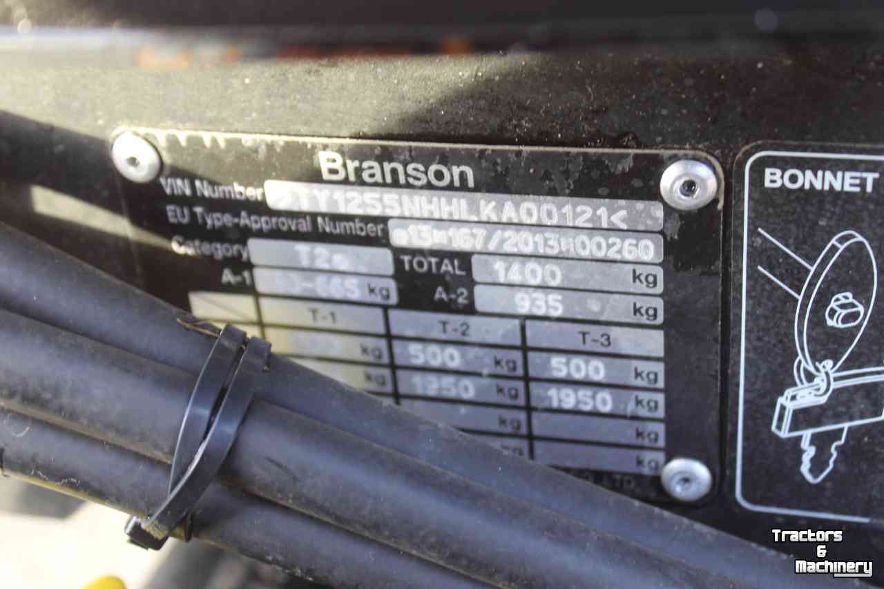 Gartentraktoren Branson 2505H hydrostaat compacttrekker tuinbouwtractor gazonbanden