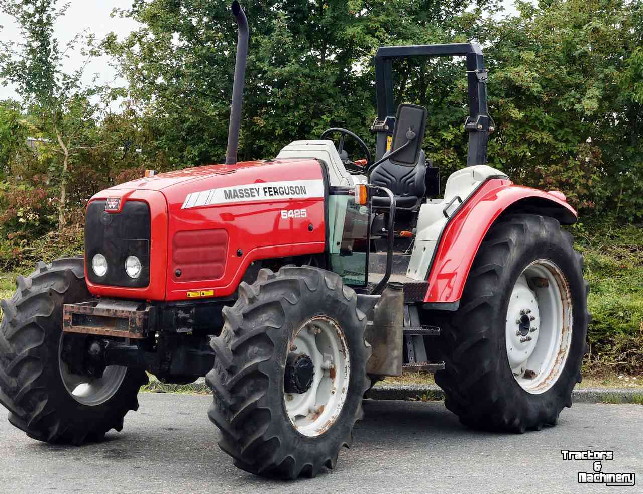 Schlepper / Traktor Massey Ferguson 5425 4x4 Open station