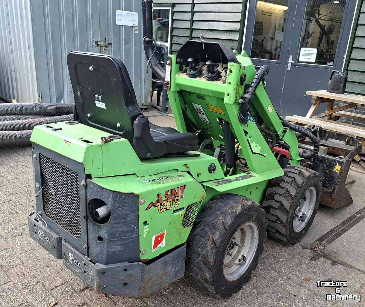 Radlader Avant 320S
