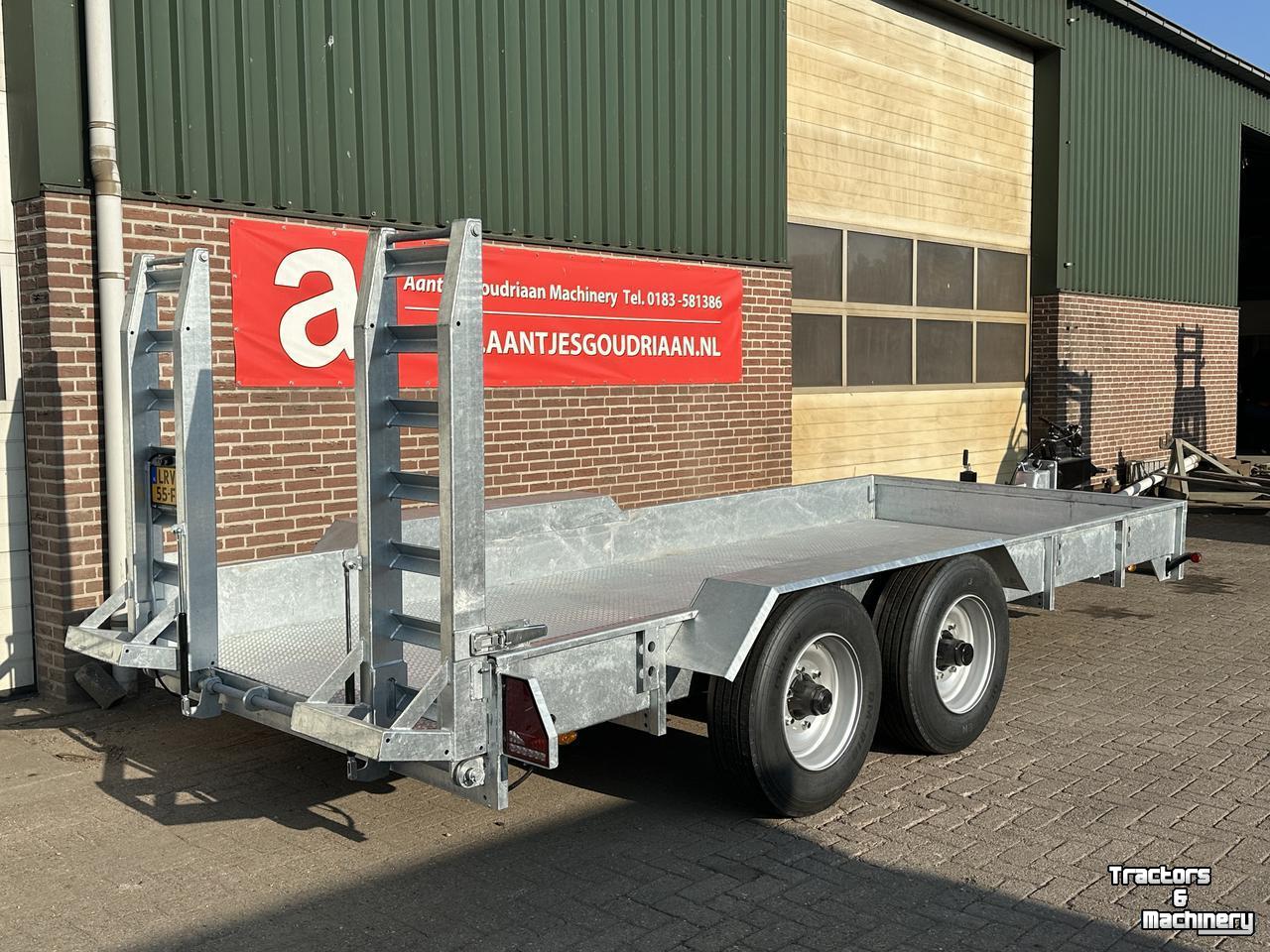 Tiefladeanhänger AGM Oprijwagen