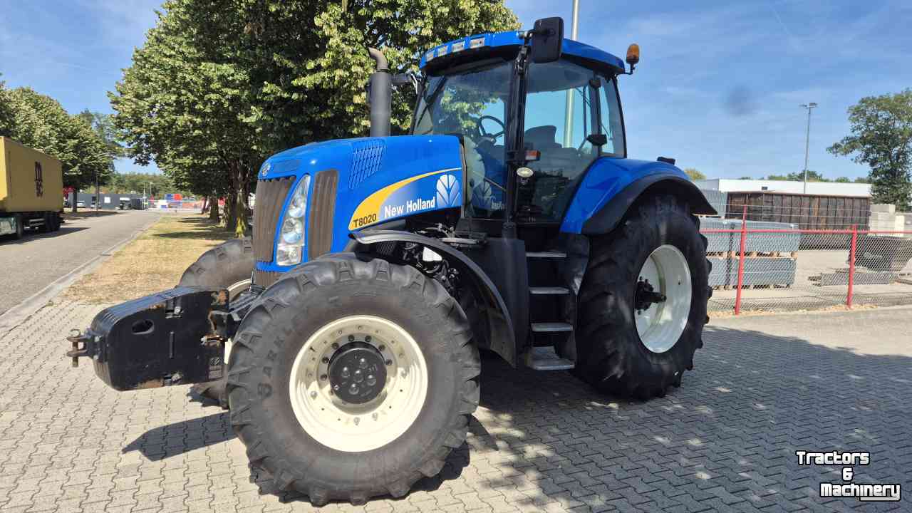 Schlepper / Traktor New Holland T8020 FP 40 Kmh. Lucht, geveerde vooras