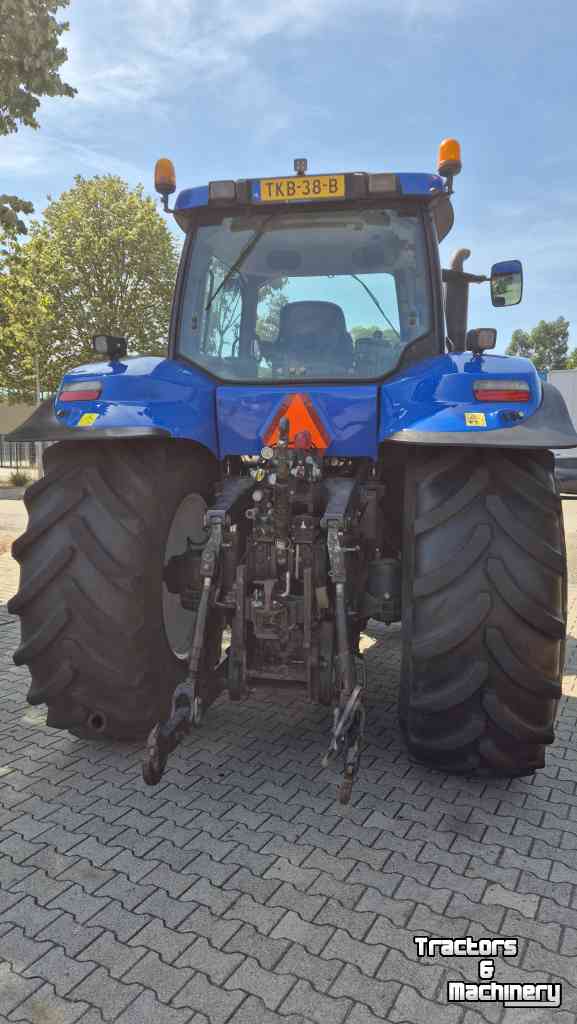 Schlepper / Traktor New Holland T8020 FP 40 Kmh. Lucht, geveerde vooras