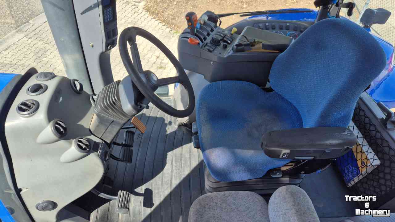 Schlepper / Traktor New Holland T8020 FP 40 Kmh. Lucht, geveerde vooras