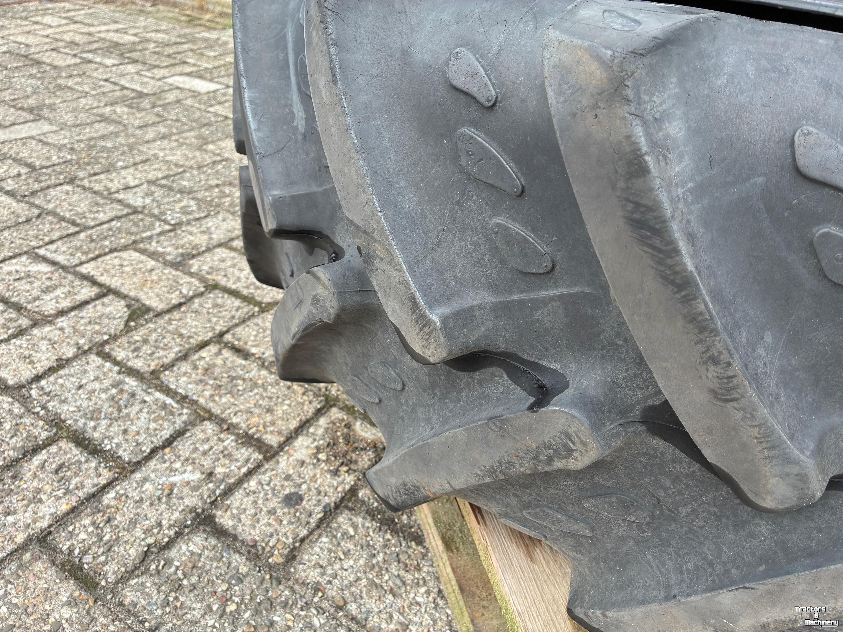 Räder, Reifen, Felgen & Distanzringe Kleber 360/70R24
