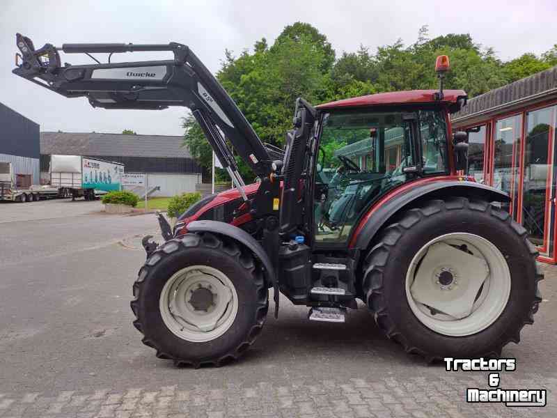 Schlepper / Traktor Valtra G135 Active