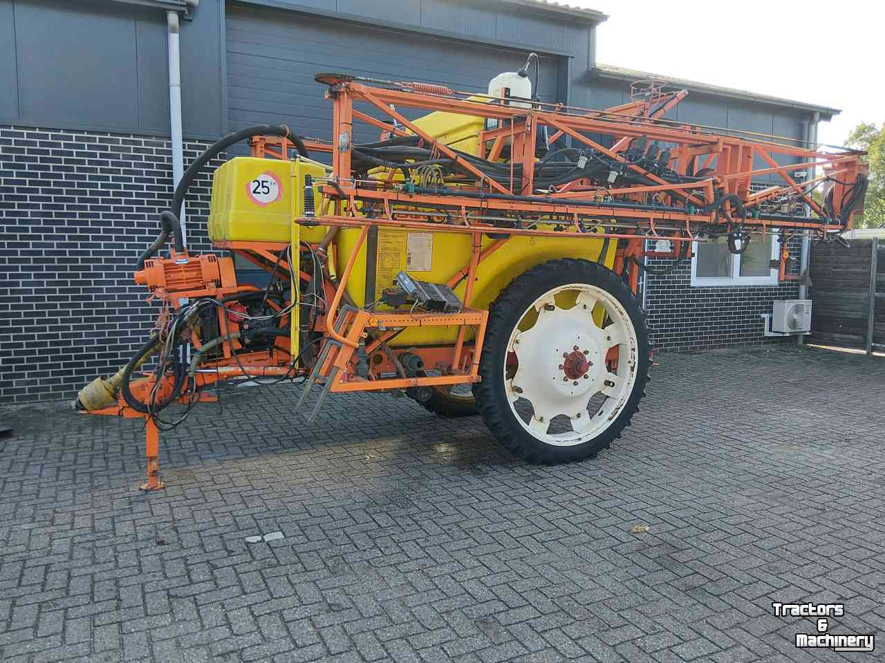 Feldspritze Douven Getrokken Veldspuit 27 meter met AirJet