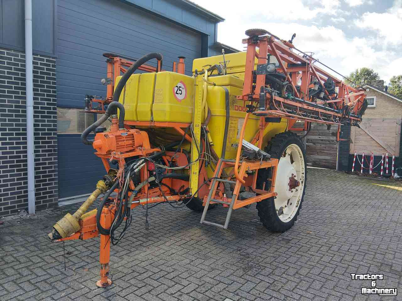 Feldspritze Douven Getrokken Veldspuit 27 meter met AirJet