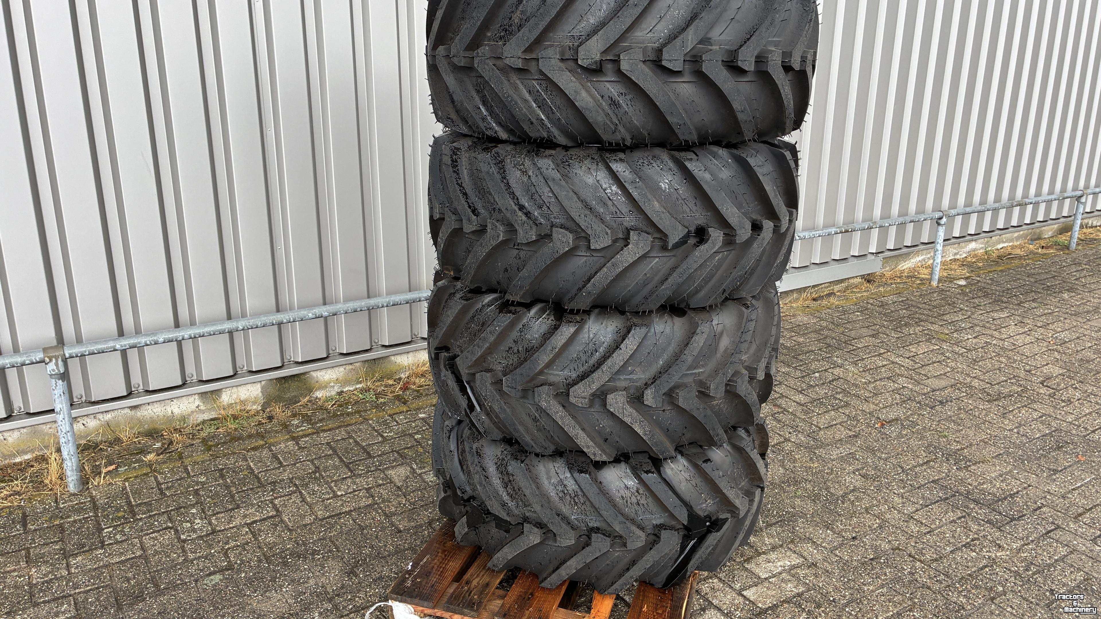 Räder, Reifen, Felgen & Distanzringe  Michelin 400/70R20 XMCL op 8 gats velg NIEUW