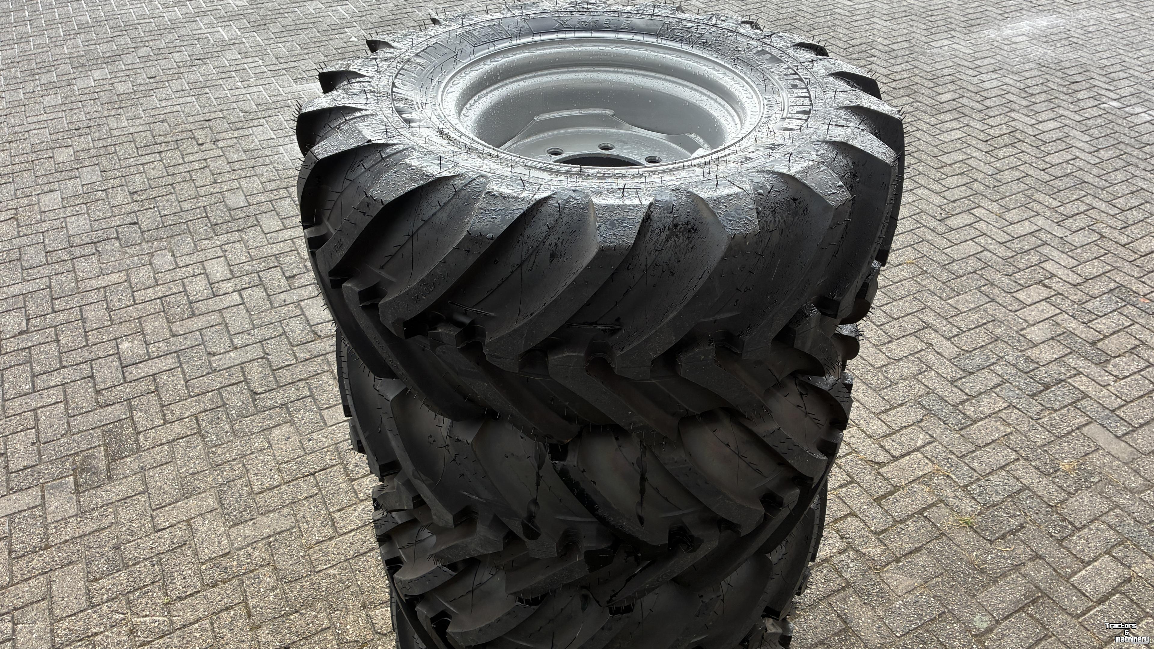 Räder, Reifen, Felgen & Distanzringe  Michelin 400/70R20 XMCL op 8 gats velg NIEUW