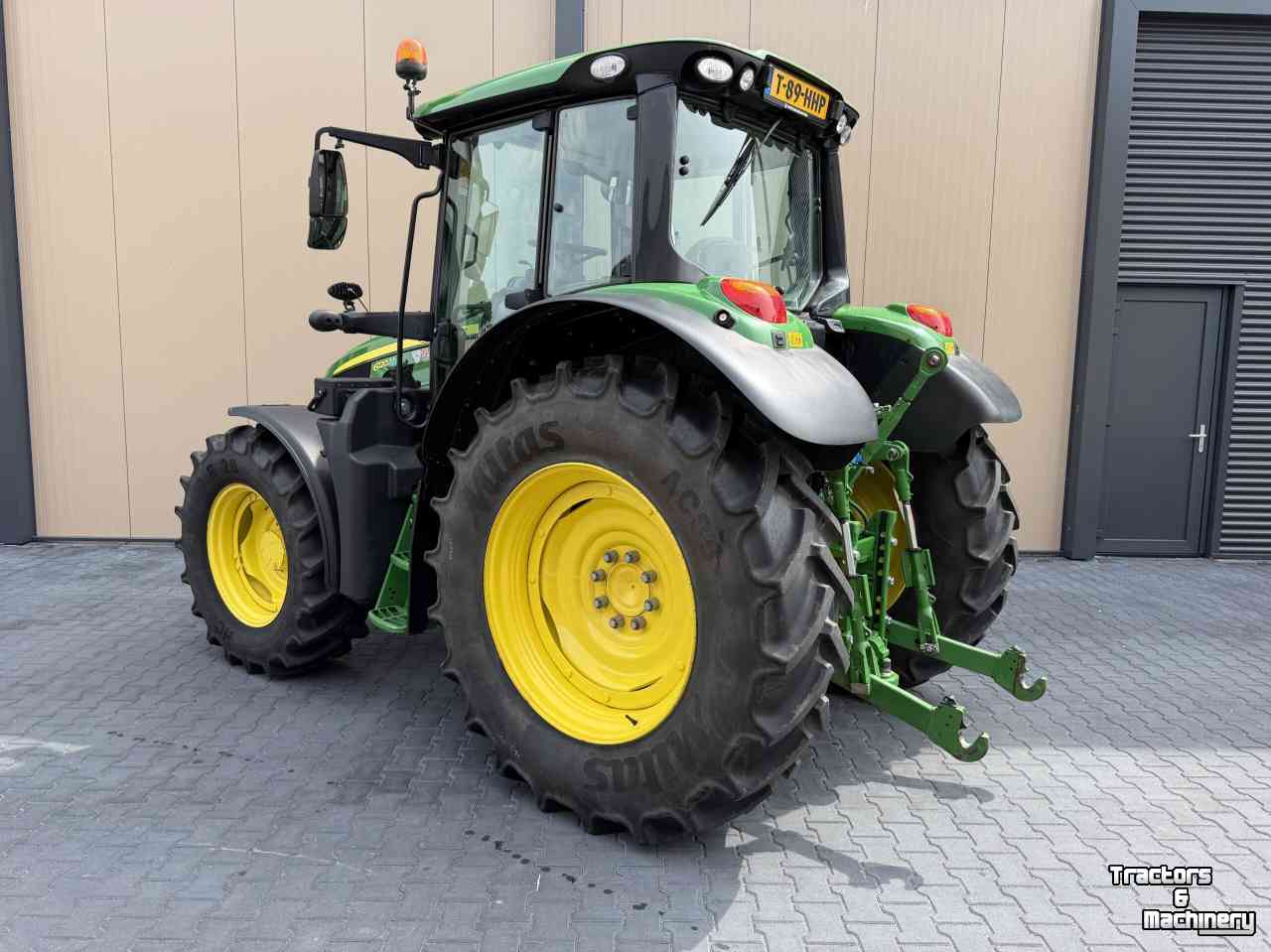 Schlepper / Traktor John Deere 6120M