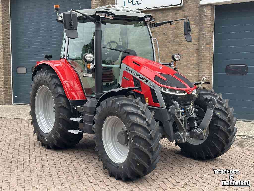 Schlepper / Traktor Massey Ferguson 5S.135 Dyna-6 Exclusive