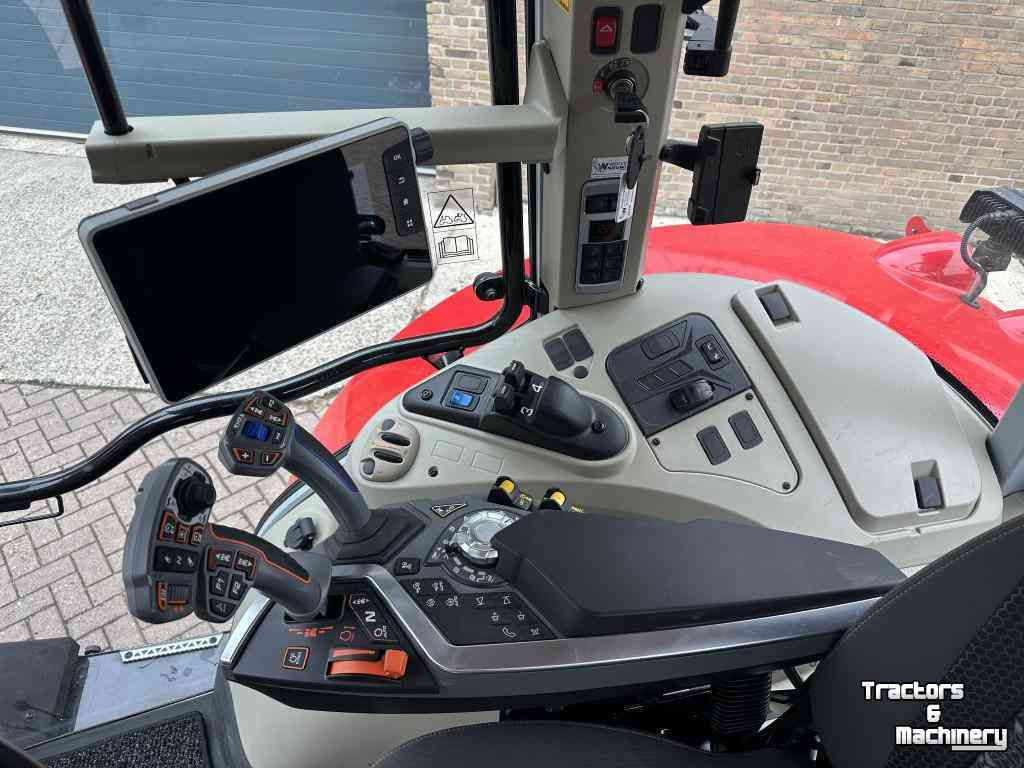 Schlepper / Traktor Massey Ferguson 5S.135 Dyna-6 Exclusive