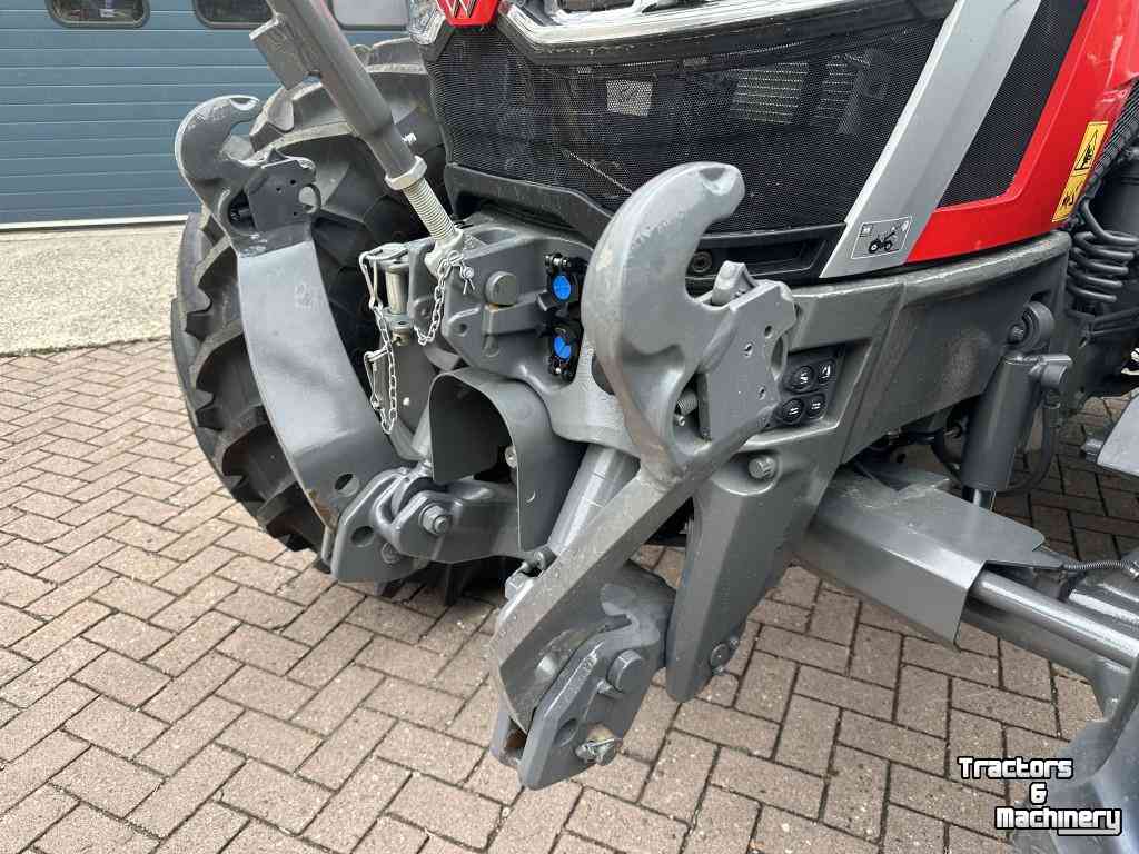 Schlepper / Traktor Massey Ferguson 5S.135 Dyna-6 Exclusive