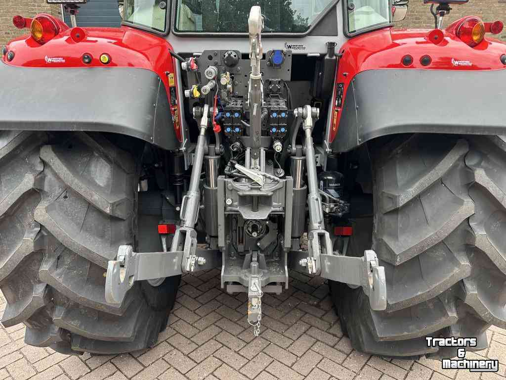 Schlepper / Traktor Massey Ferguson 5S.135 Dyna-6 Exclusive