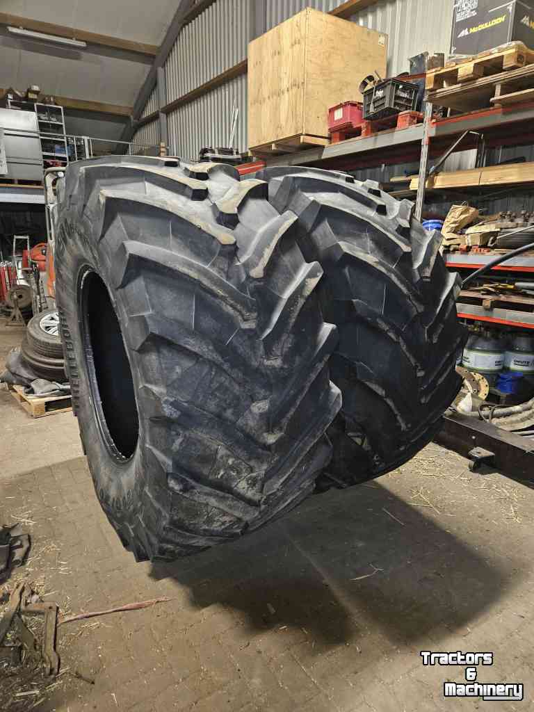 Räder, Reifen, Felgen & Distanzringe Trelleborg 800/70R38 TM900