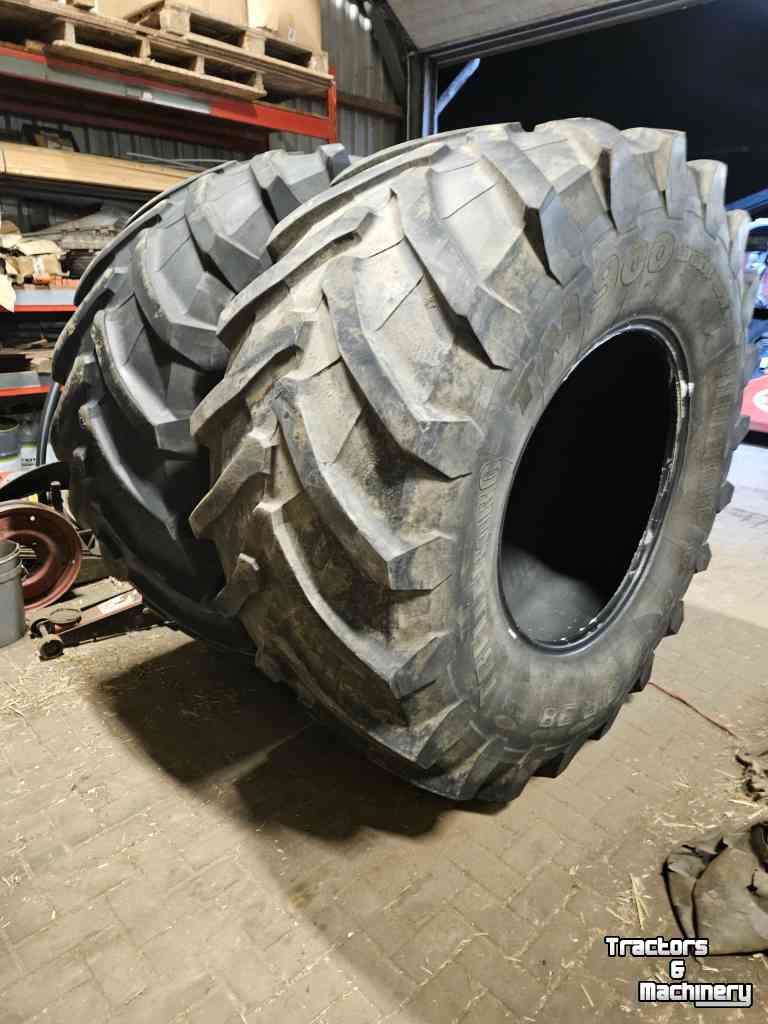 Räder, Reifen, Felgen & Distanzringe Trelleborg 800/70R38 TM900