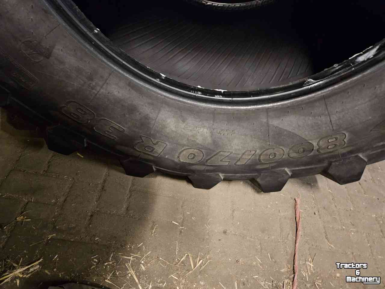 Räder, Reifen, Felgen & Distanzringe Trelleborg 800/70R38 TM900