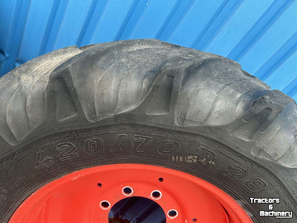 Räder, Reifen, Felgen & Distanzringe Fendt TAURUS 420/70R28 op 8 gaats velgen