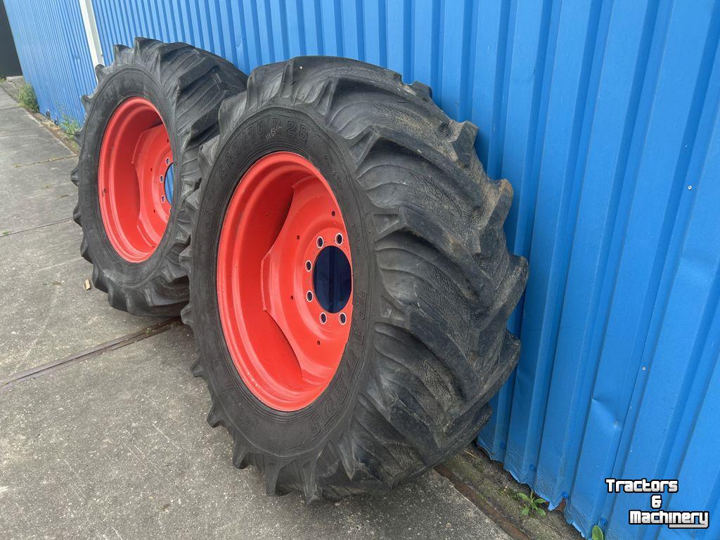 Räder, Reifen, Felgen & Distanzringe Fendt TAURUS 420/70R28 op 8 gaats velgen