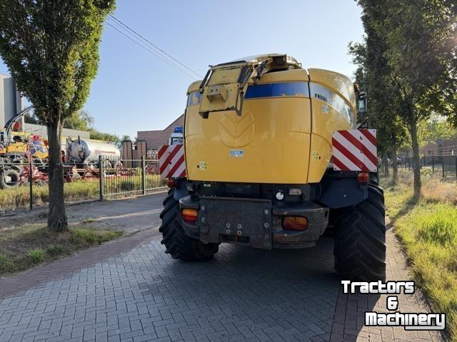 Feldhäcksler New Holland FR9080