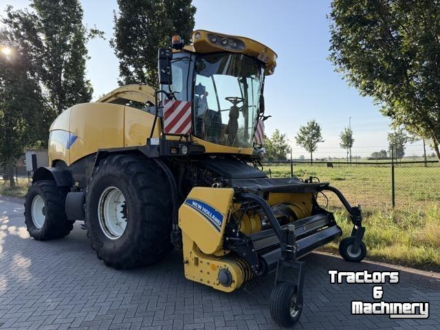 Feldhäcksler New Holland FR9080