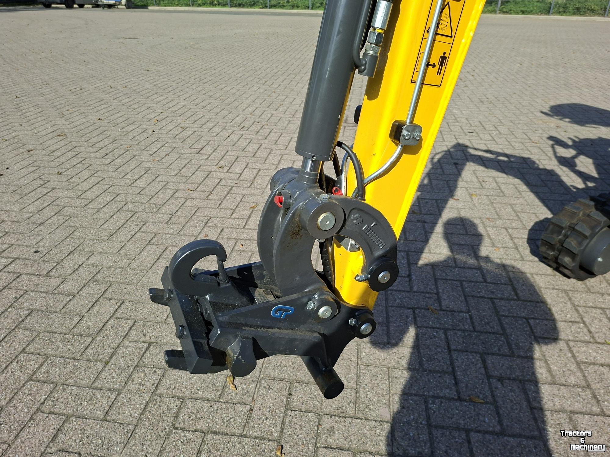 Minibagger New Holland E15X