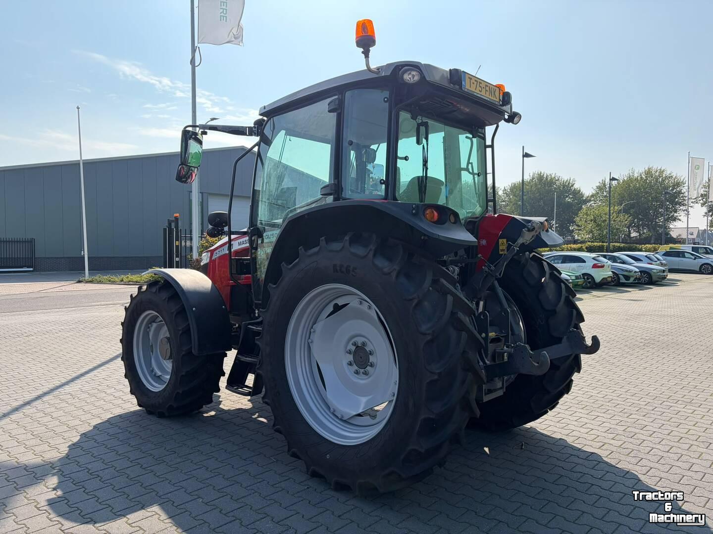Schlepper / Traktor Massey Ferguson 5711M