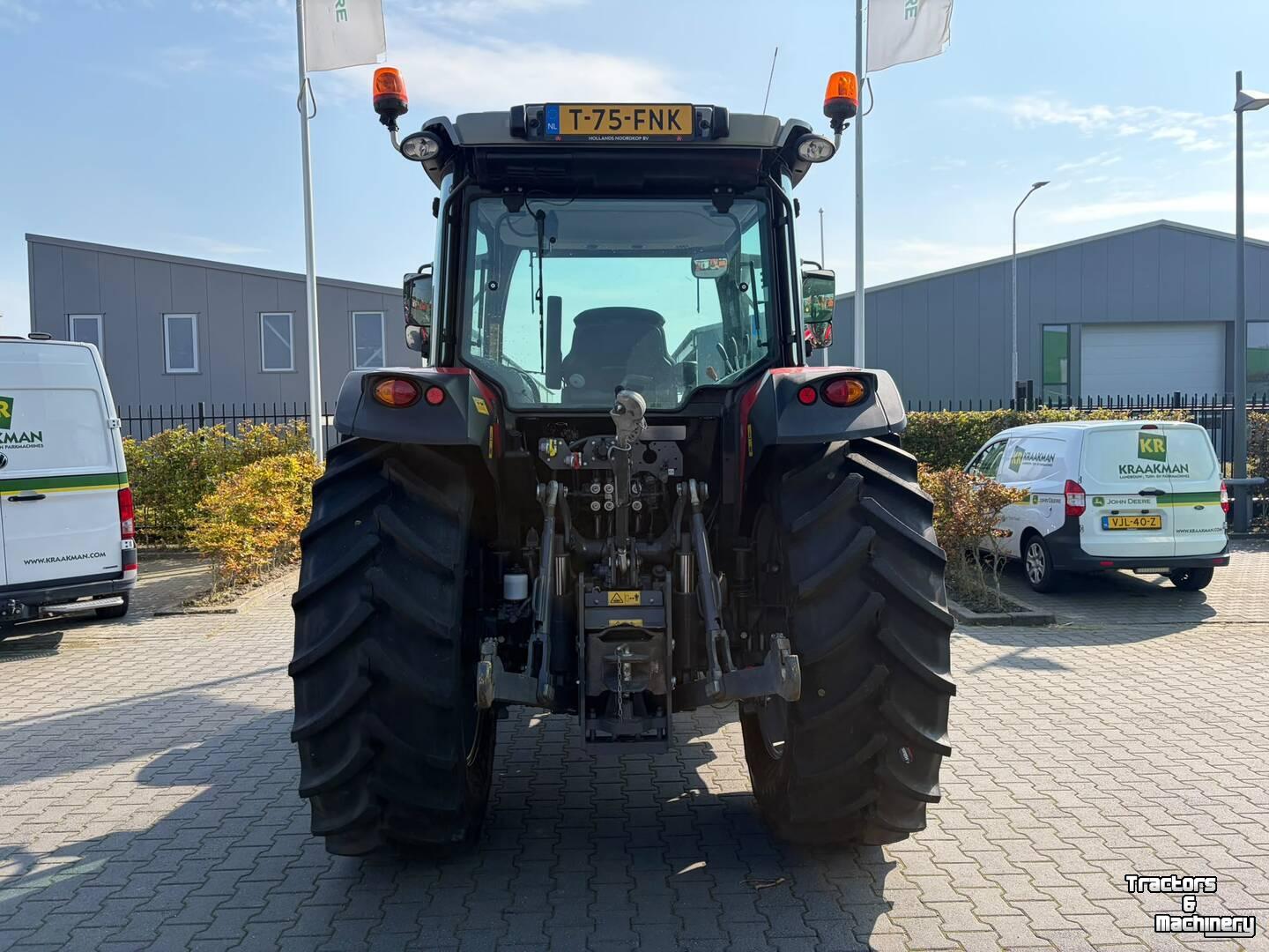 Schlepper / Traktor Massey Ferguson 5711M