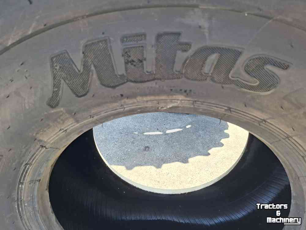Räder, Reifen, Felgen & Distanzringe Mitas 560/60R22.5