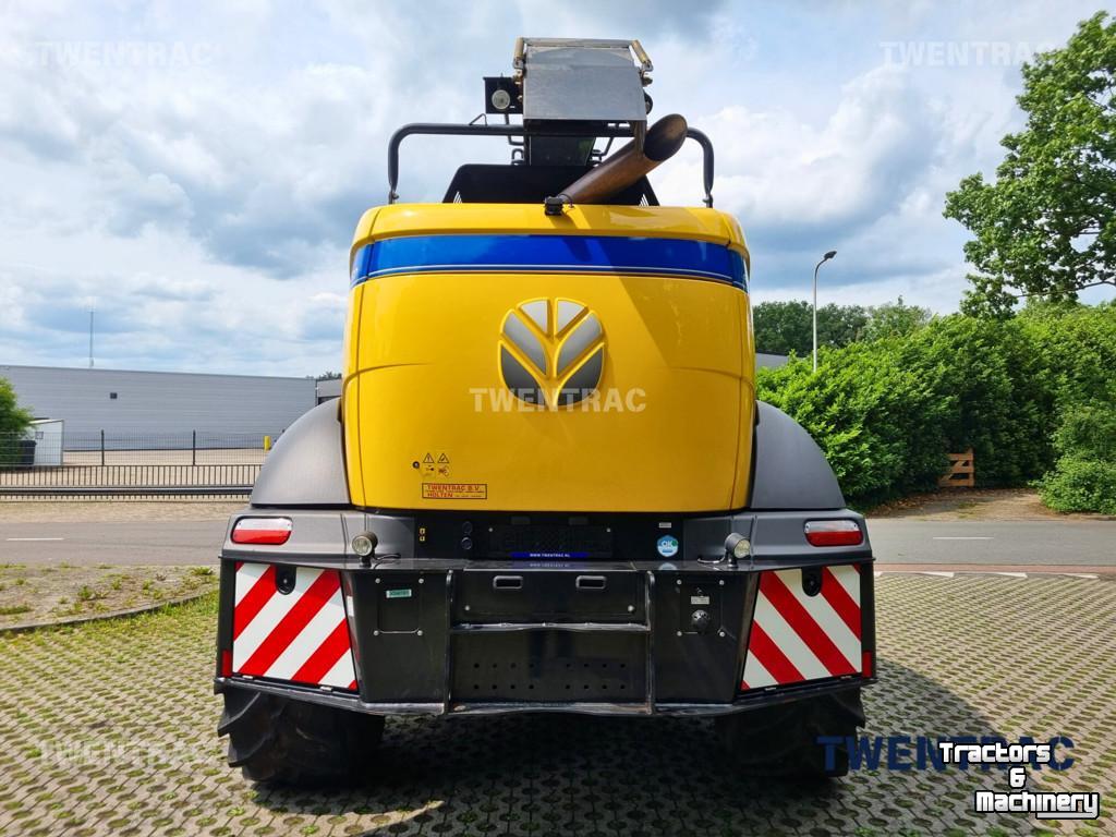 Feldhäcksler New Holland FR 550 hakselaar