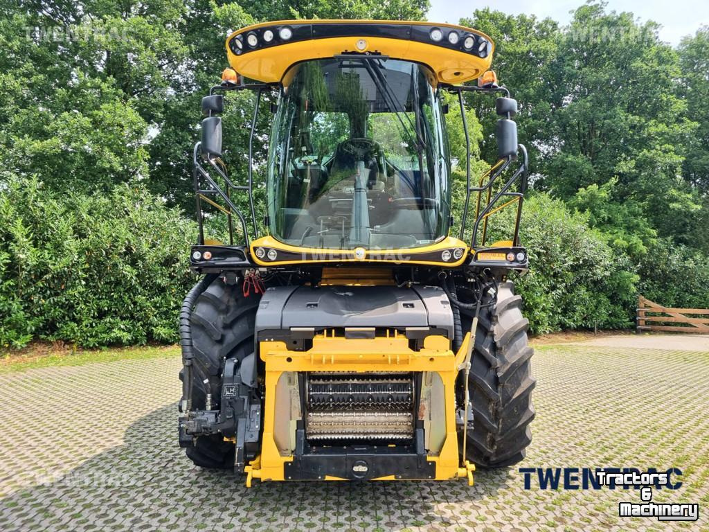 Feldhäcksler New Holland FR 550 hakselaar