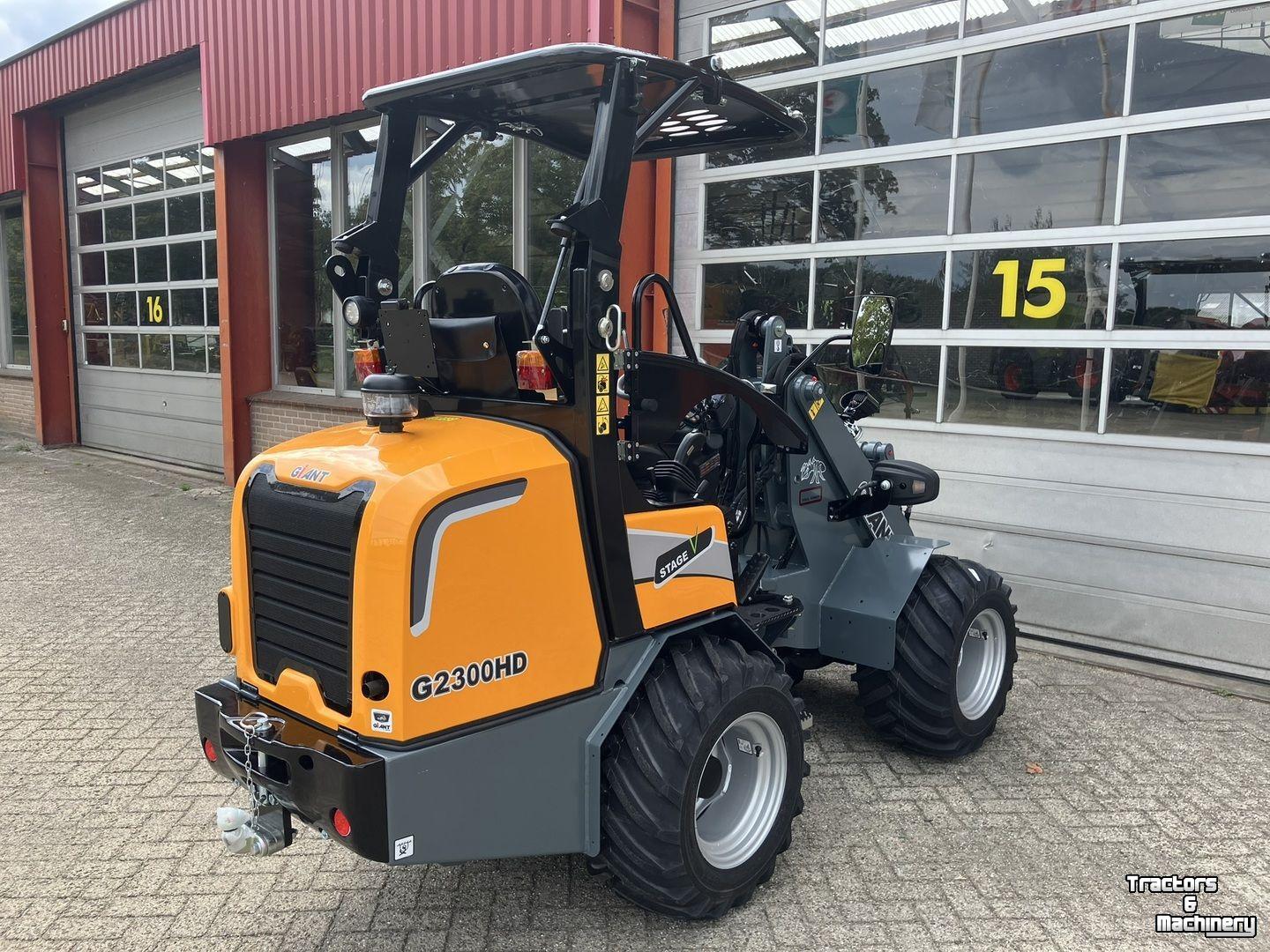 Radlader Giant G2300 HD