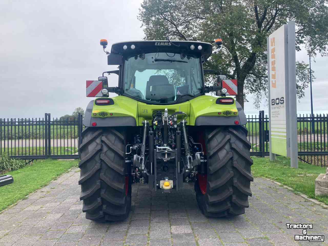 Schlepper / Traktoren Claas ARION 660