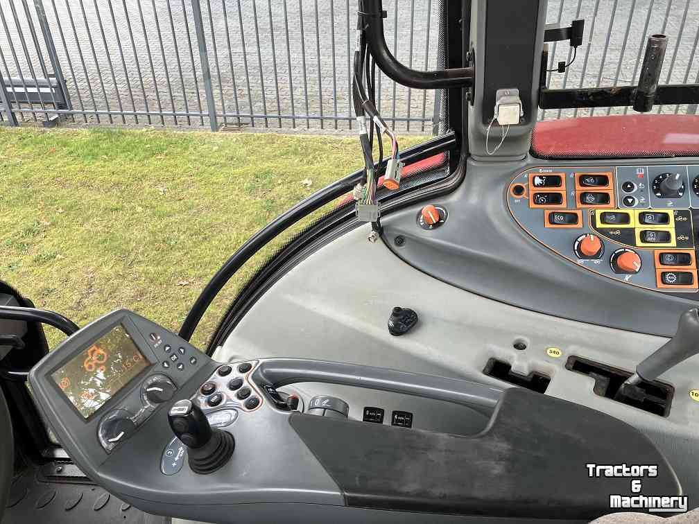 Schlepper / Traktor Valtra N142