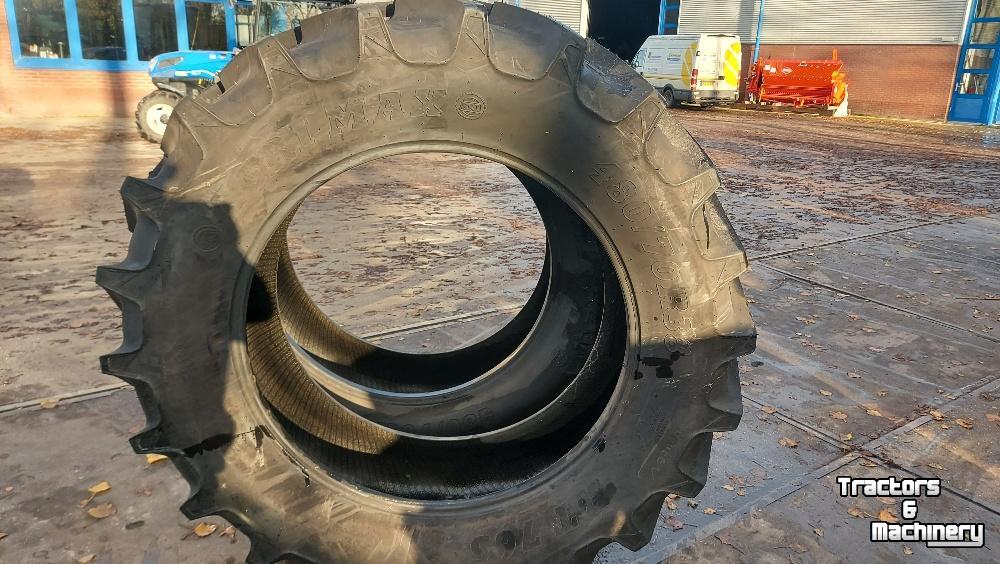 Räder, Reifen, Felgen & Distanzringe BKT 480/70R38
